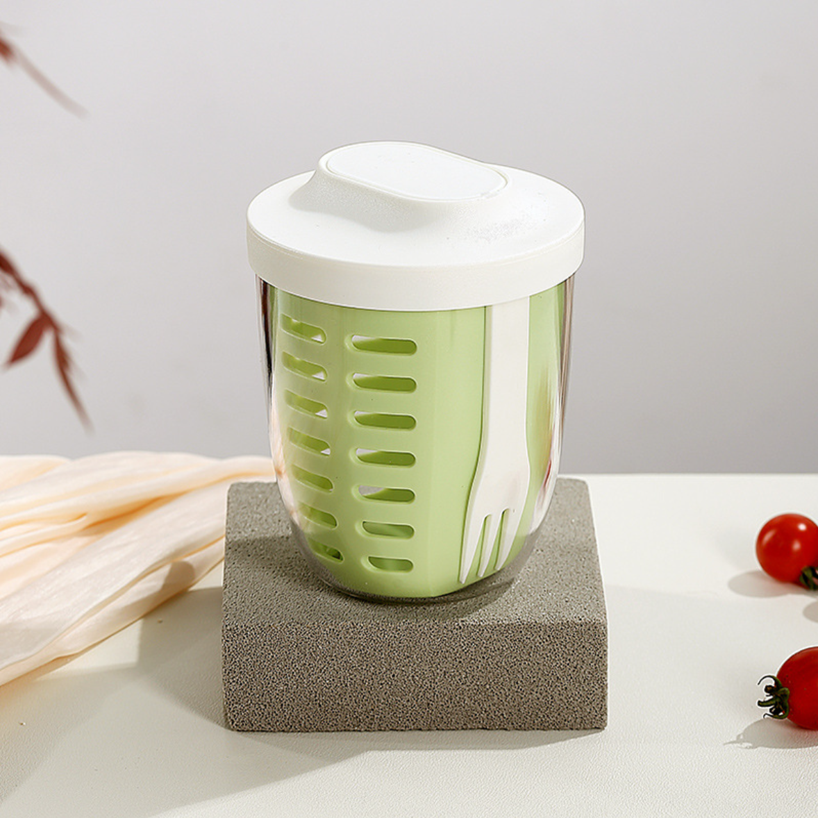 Portable Picnic Party Fruit Salad Storage Cup (with Lid and Fork)