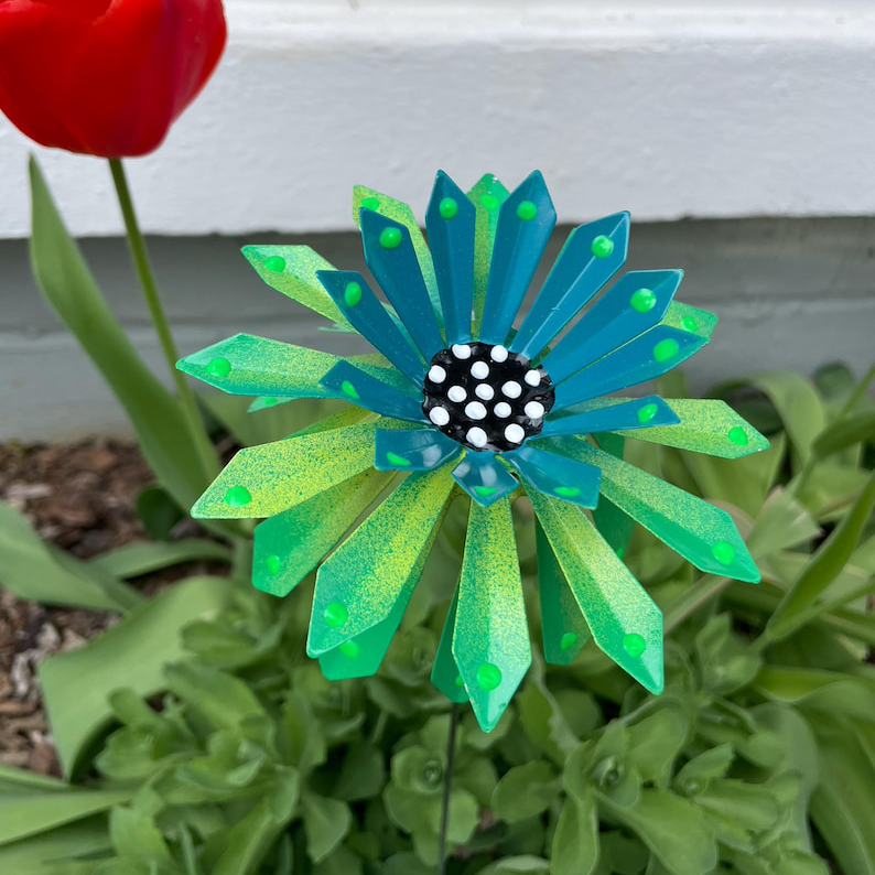 🔥Metal Flower Garden Stakes Set