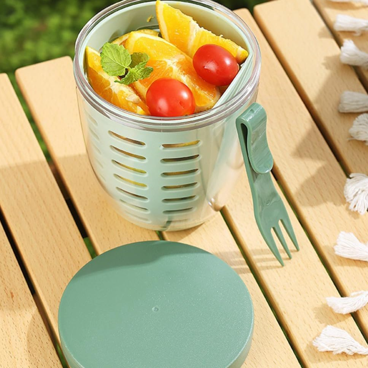 Portable Picnic Party Fruit Salad Storage Cup (with Lid and Fork)