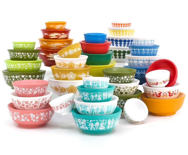 Miniature Pyrex-Inspired Mixing Bowls – Stackable Vintage Kitchen Display