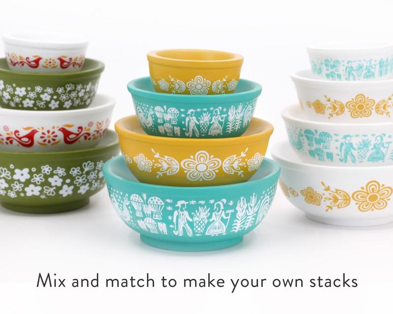 Miniature Pyrex-Inspired Mixing Bowls – Stackable Vintage Kitchen Display