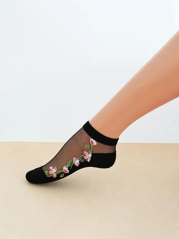 10 Pairs of Ankle-length Embroidered Floral Socks