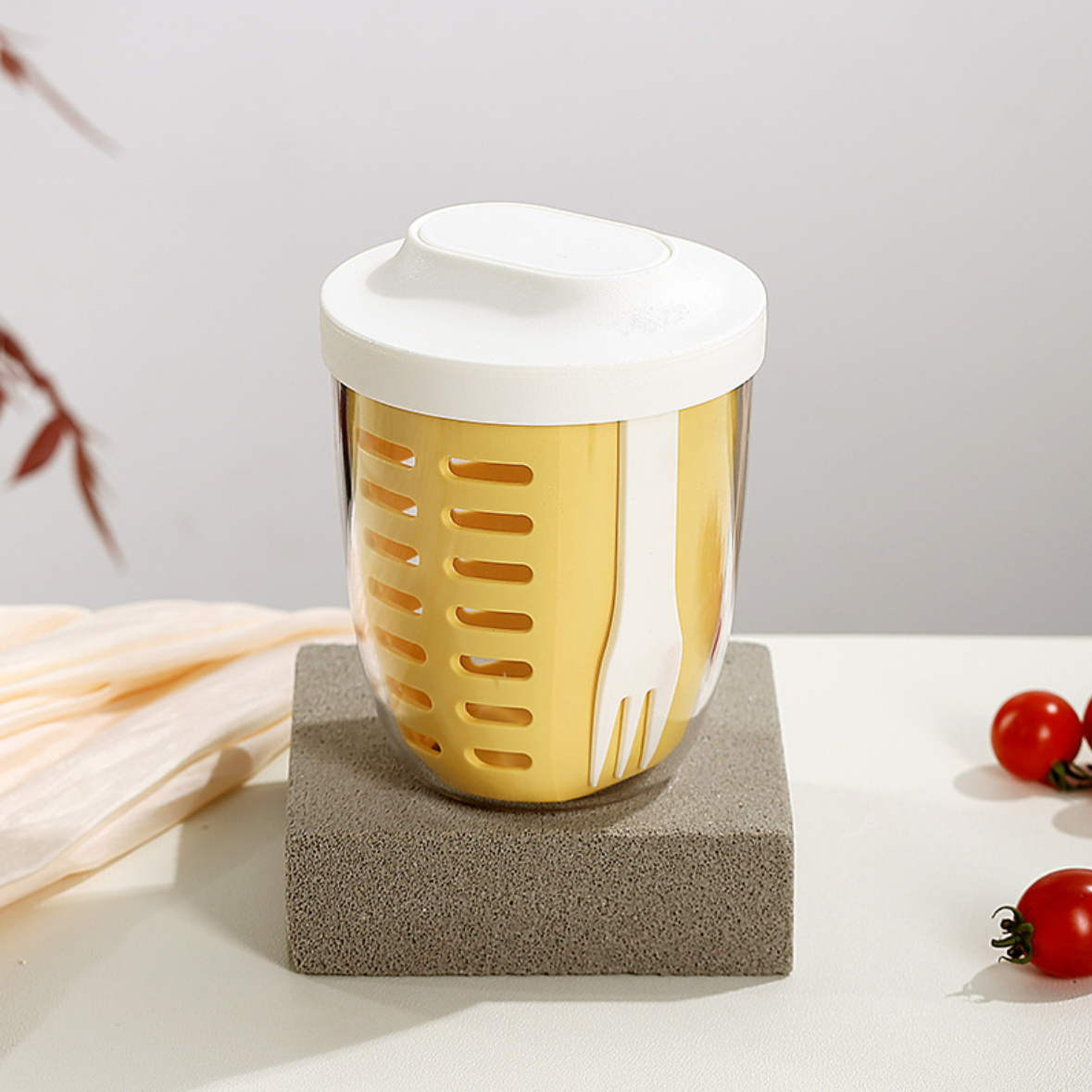 Portable Picnic Party Fruit Salad Storage Cup (with Lid and Fork)
