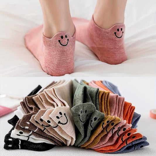 🔥10 Pairs Four Seasons Cartoon Embroidered Smiling Face Socks