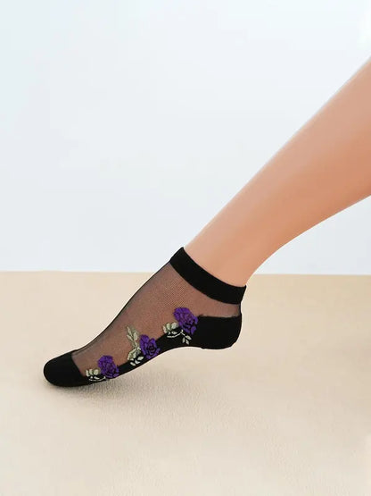 10 Pairs of Ankle-length Embroidered Floral Socks