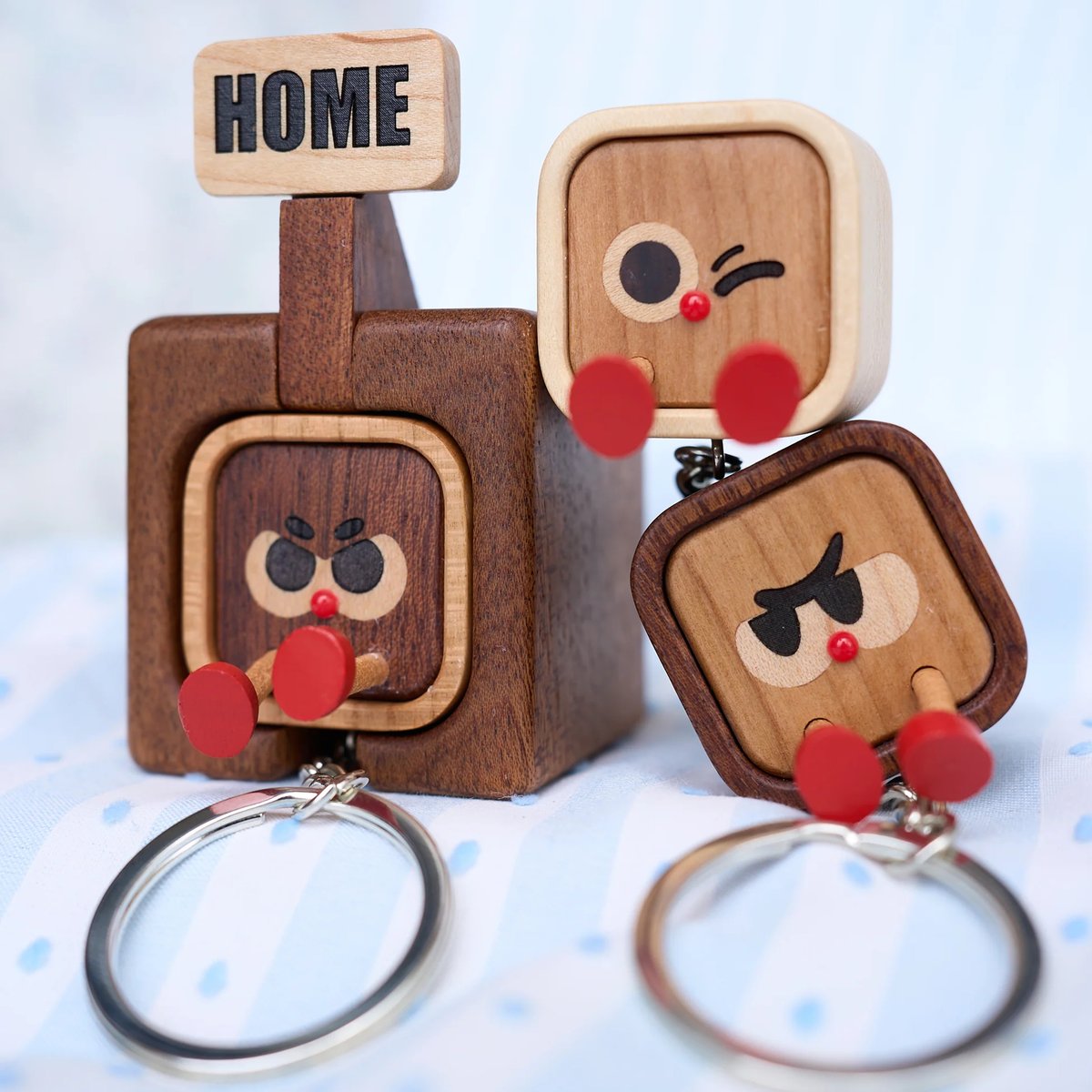 Magnetic Solid Wood Keychain❤️Hand-carved and assembled