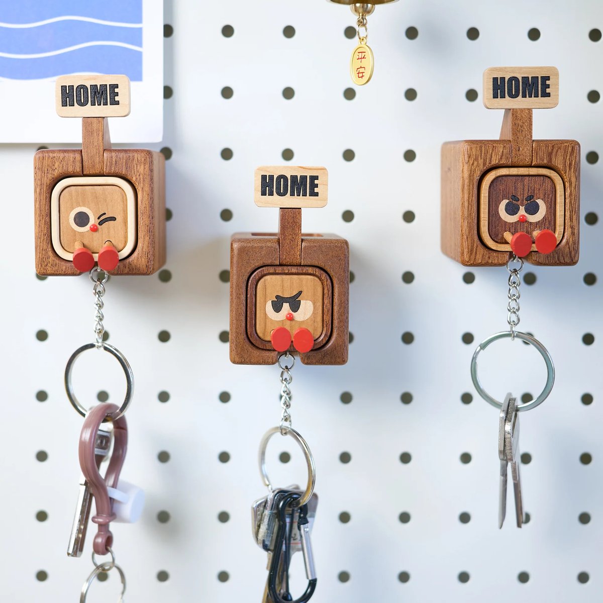 Magnetic Solid Wood Keychain❤️Hand-carved and assembled