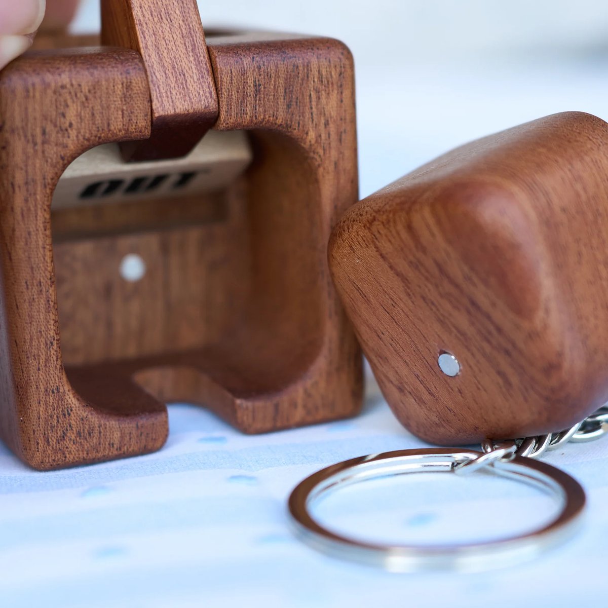 Magnetic Solid Wood Keychain❤️Hand-carved and assembled